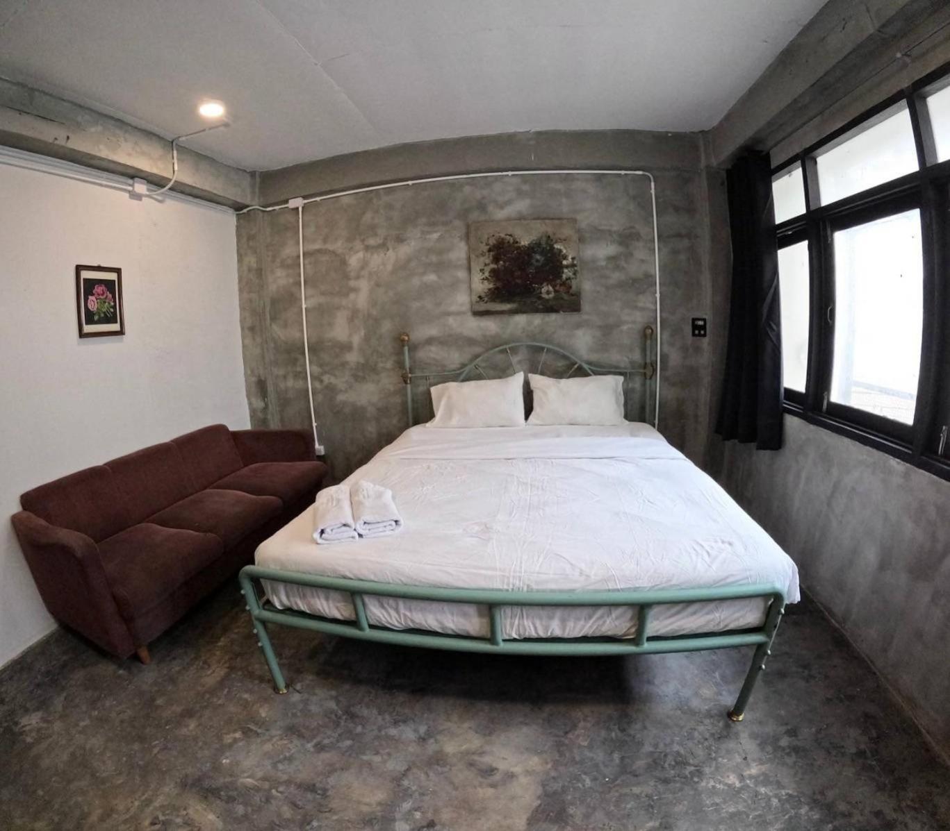 Khách sạn hẻo lánh Go Bts Ari Bangkok